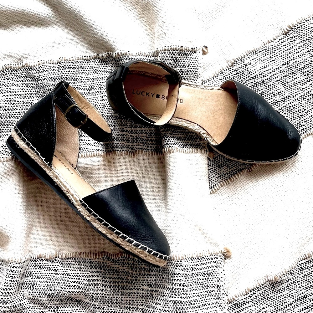 Reniya Ankle Strap Flat
LUCKY BRAND